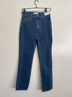 NWT A&F Women’s The Ankle Straight Jeans 26 Long Medium Wash Ultra High Rise